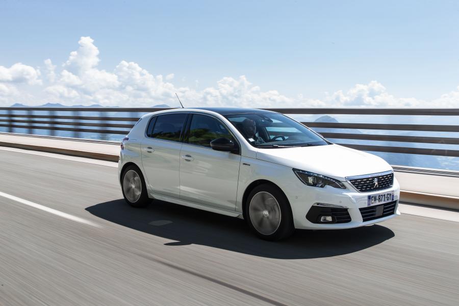  Peugeot 308 GT Line 2017 года  (WW) (фото 14 из 45)